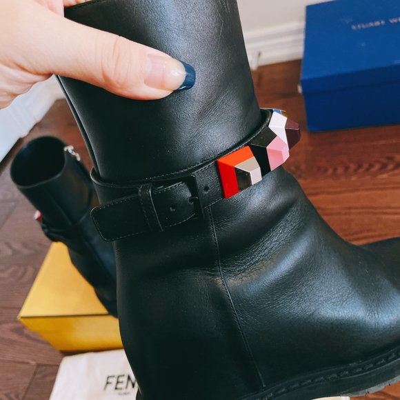 9.8/10 New Fendi Boots, 100% authentic. - Picture 7 of 10